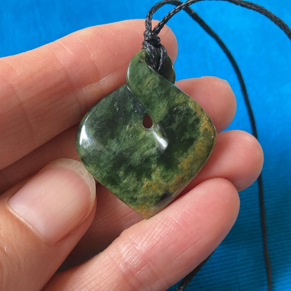 New Zealand Serpentine Pikorua Pendant